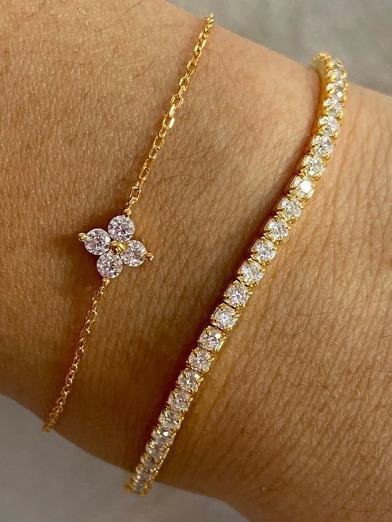 Simple Cubic Zirconia Flower Chain Women's Bracelet 2pc Set